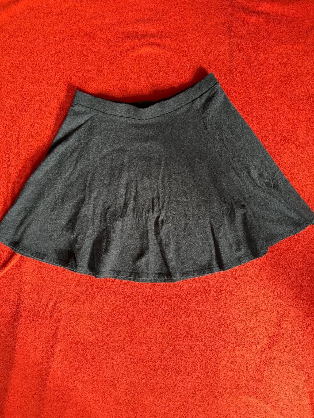 FOREVER 21 GREY MINI SKIRT SIZE M
